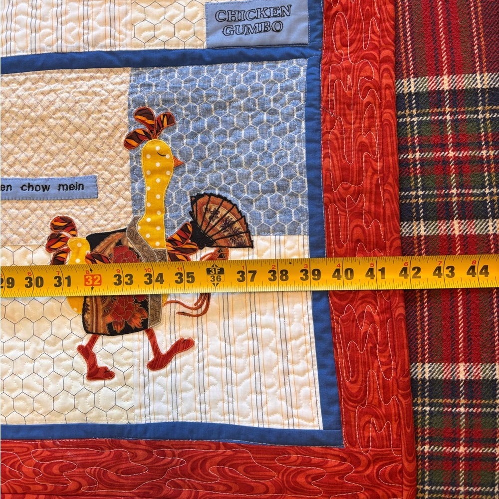 Charming Chicken-Themed Quilt - Picture 9 of 9